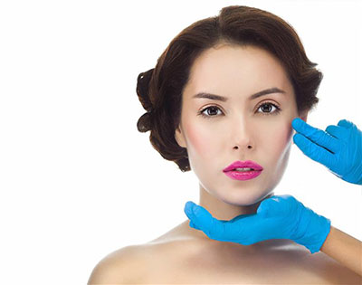 Dlaczego lekarz dentysta, jest odpowiednim specjalistą w&nbsp;dziedzinie medycyny estetycznej?